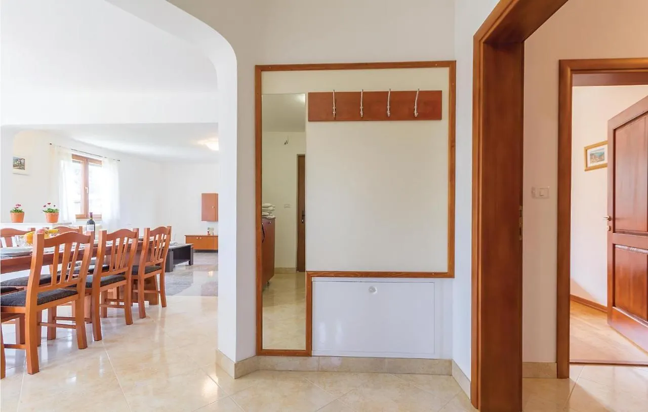 Stunning Apartment In Liznjan With Kitchen Croatia